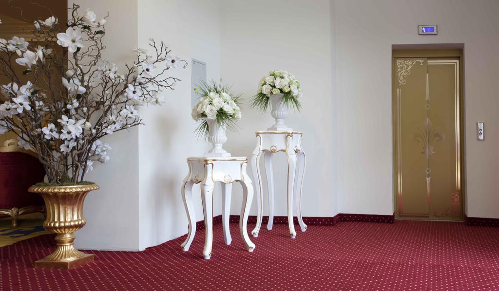 Royal Congress Hotel Kiev Buitenkant foto