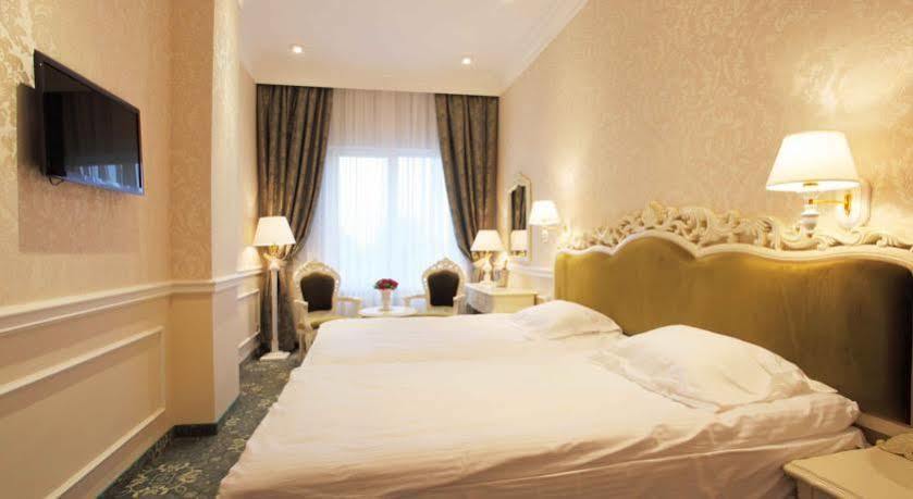 Royal Congress Hotel Kiev Buitenkant foto